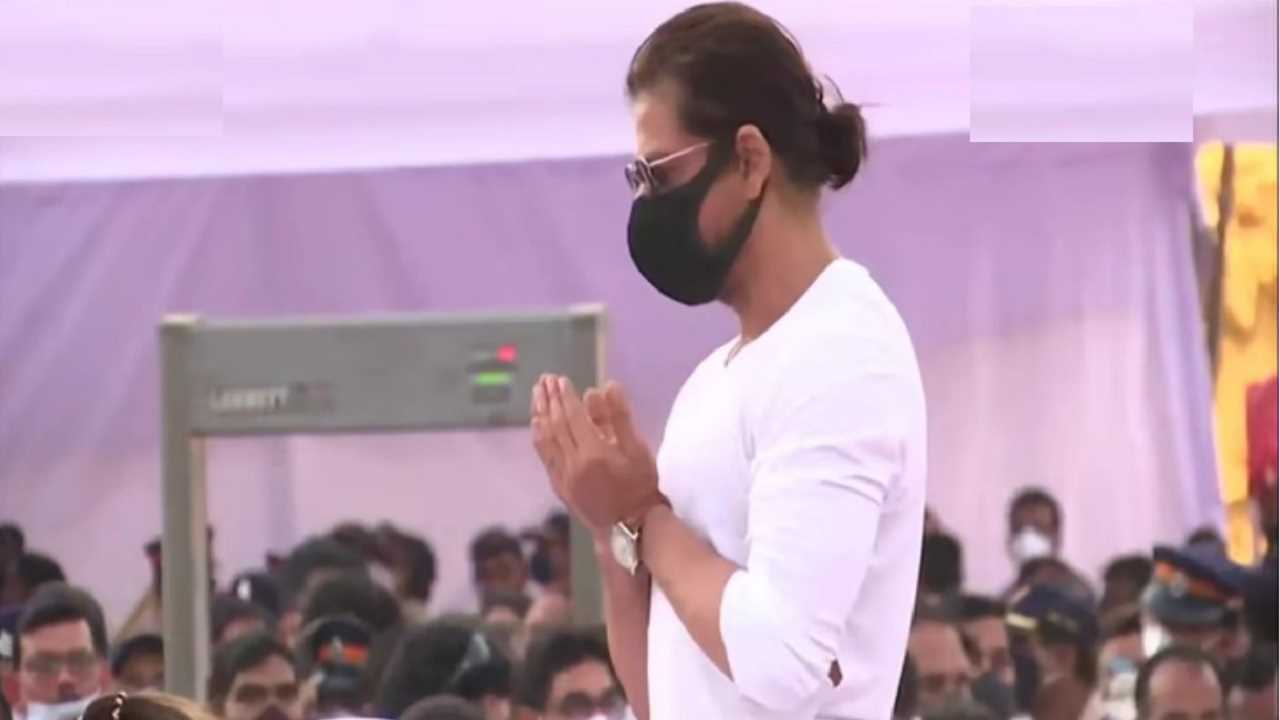 दुआ में भी साजिश देखने वाली यह सोच समाज को ही फूंक रही है